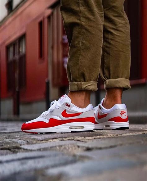 The Ultimate Nike Air Max 90 Sizing, Fit & Styling Guide